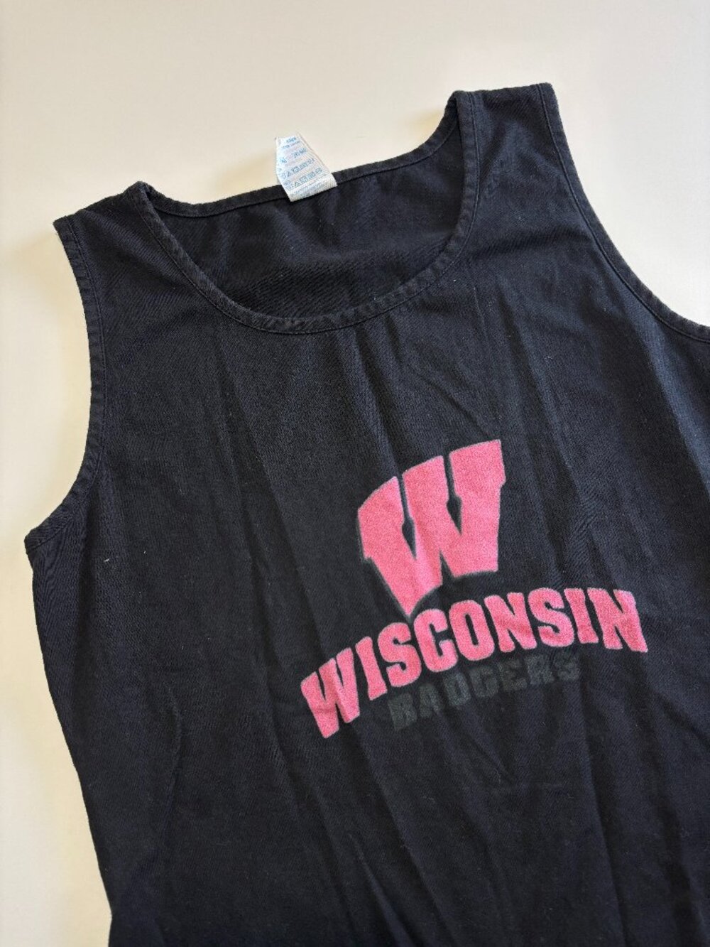 BLACK & RED WISCONSIN BADGERS TEAM SPIRIT COTTON WORKOUT TANK TOP